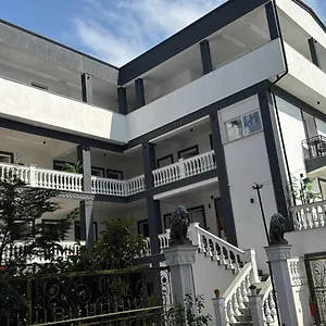 Aaron Hotel