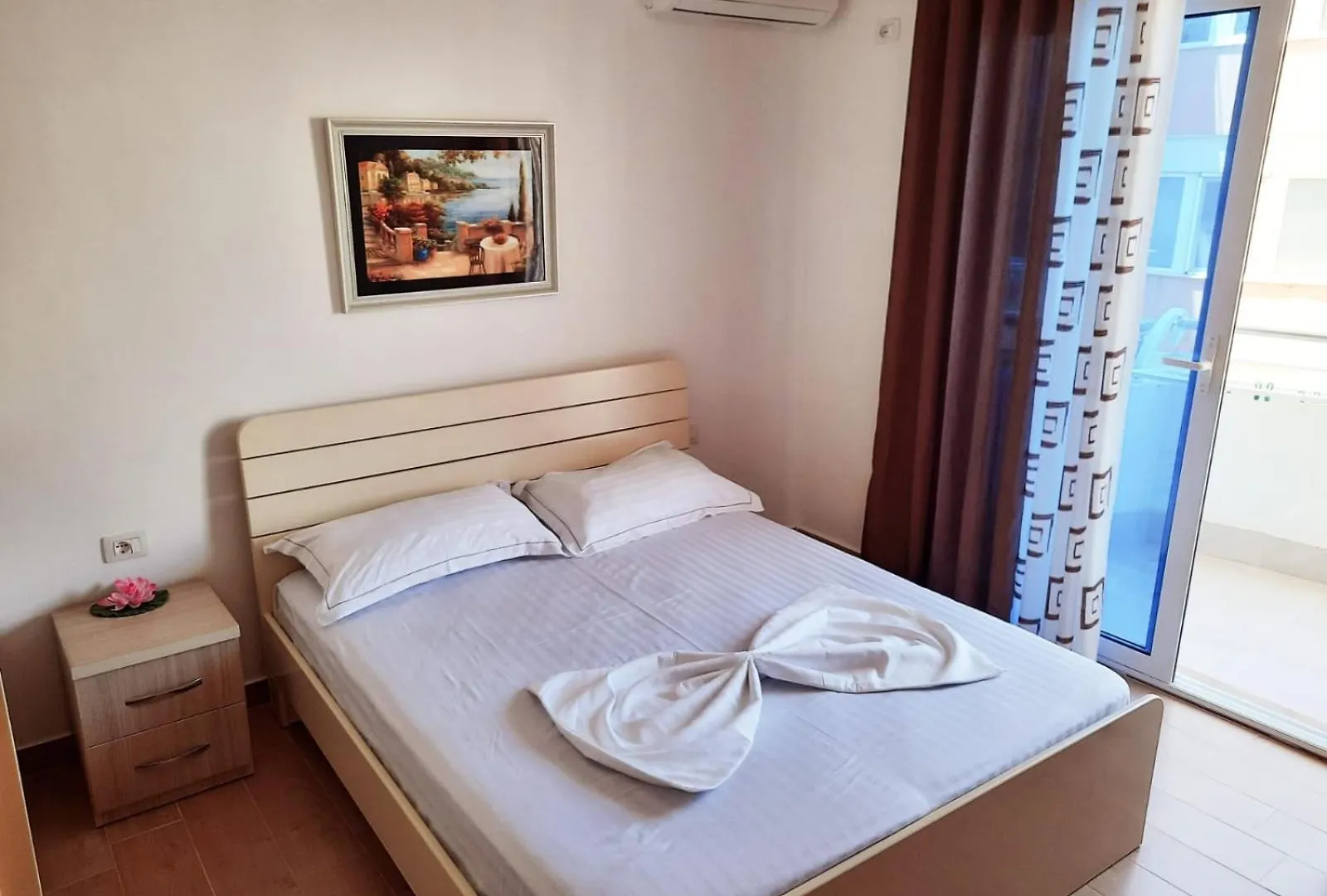 Soleil Summer Apartments Golem